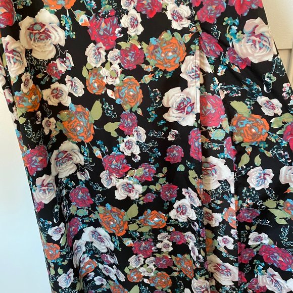 Eight Sixty Maxi Floral Dress - Picture 5 of 10